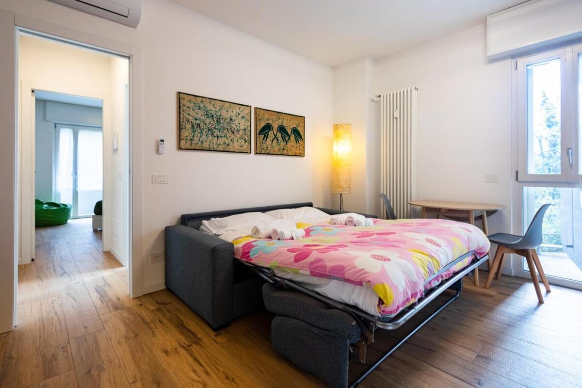 Modern Grey Flat In Apartamento Verona
