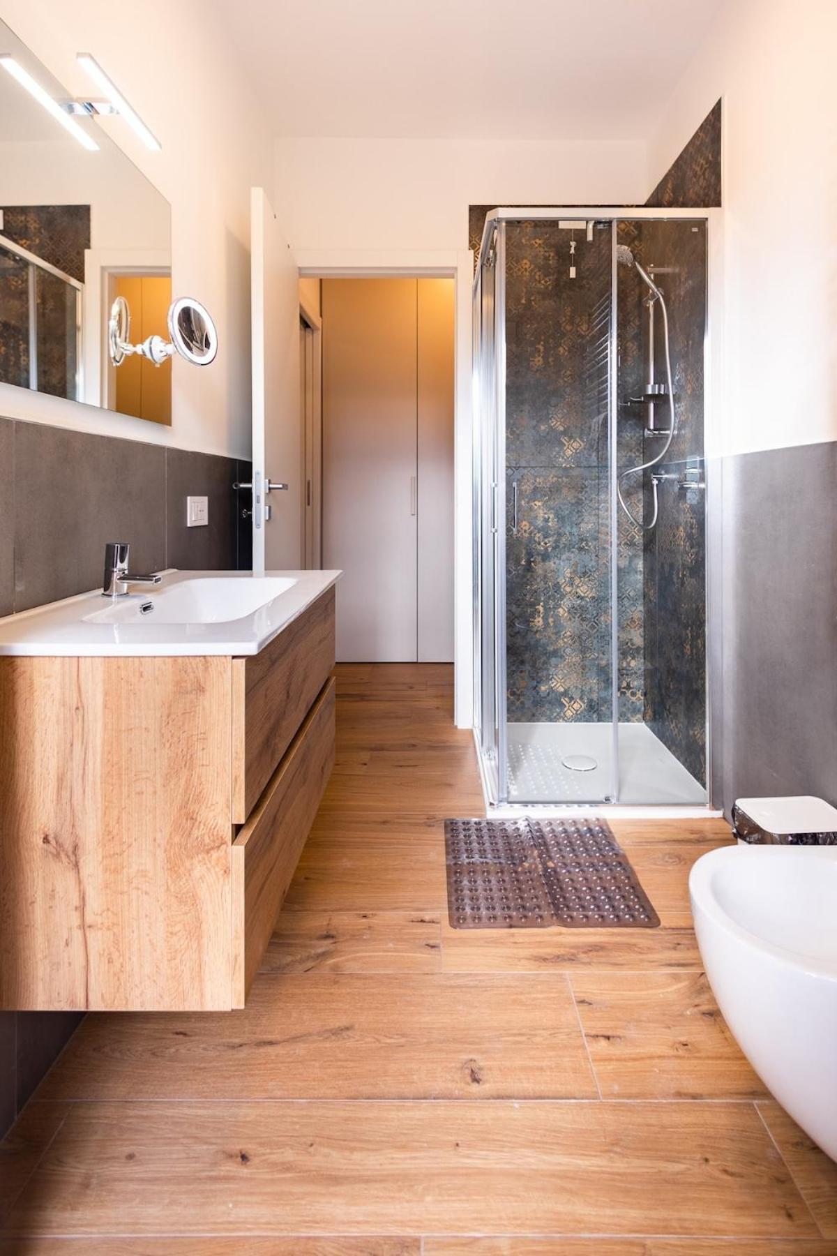 Modern Grey Flat In Apartamento