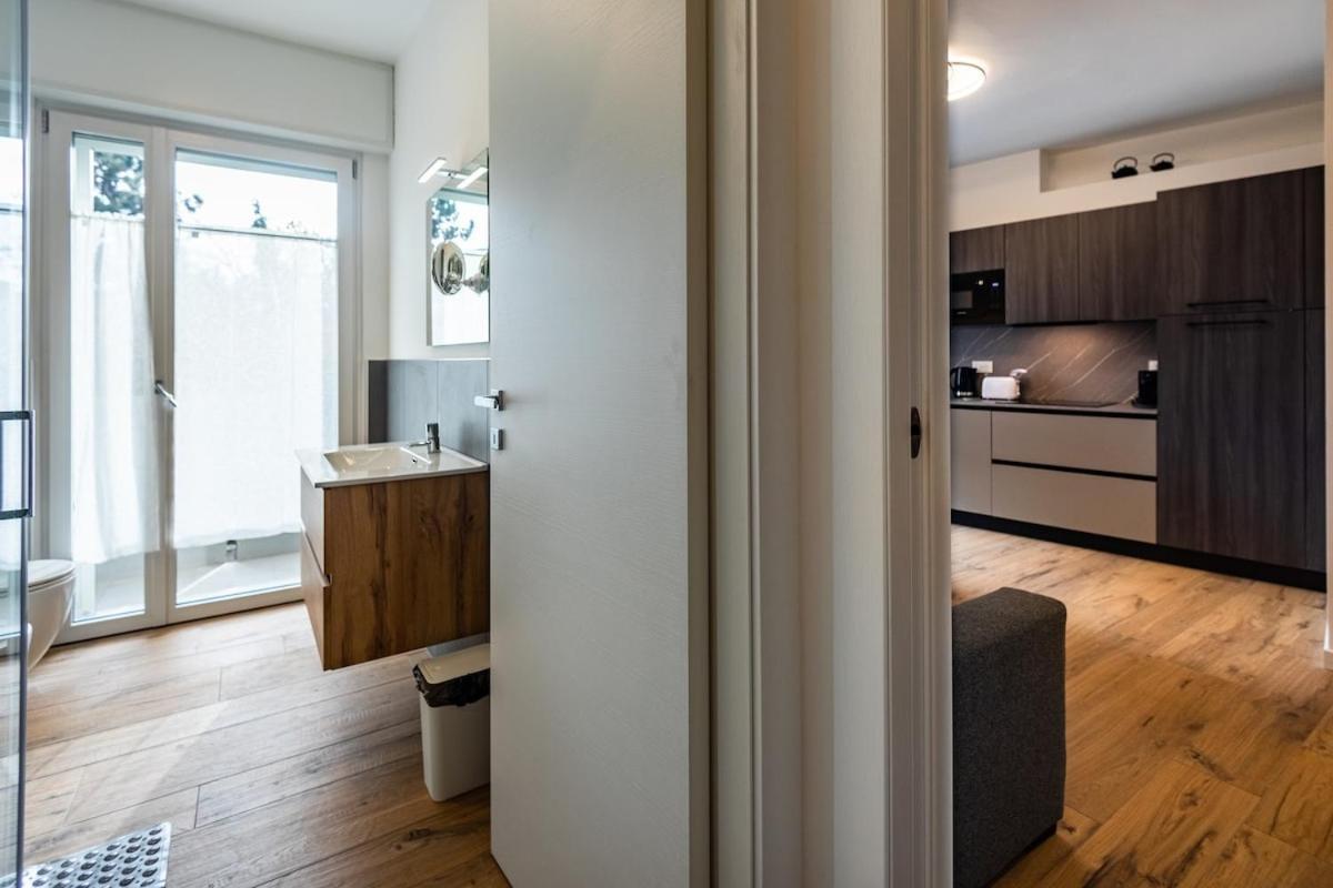 Modern Grey Flat In Appartamento