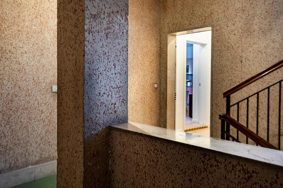 Appartamento Modern Grey Flat In *