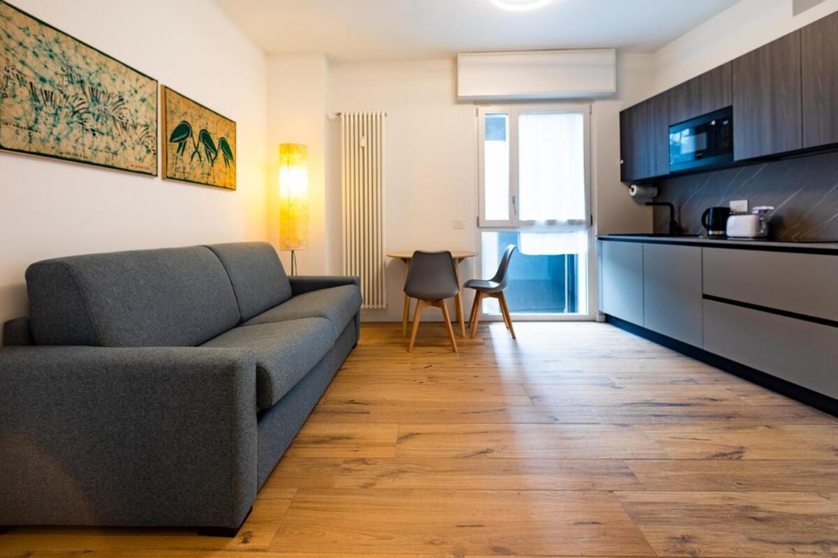 Modern Grey Flat In Appartamento Verona
